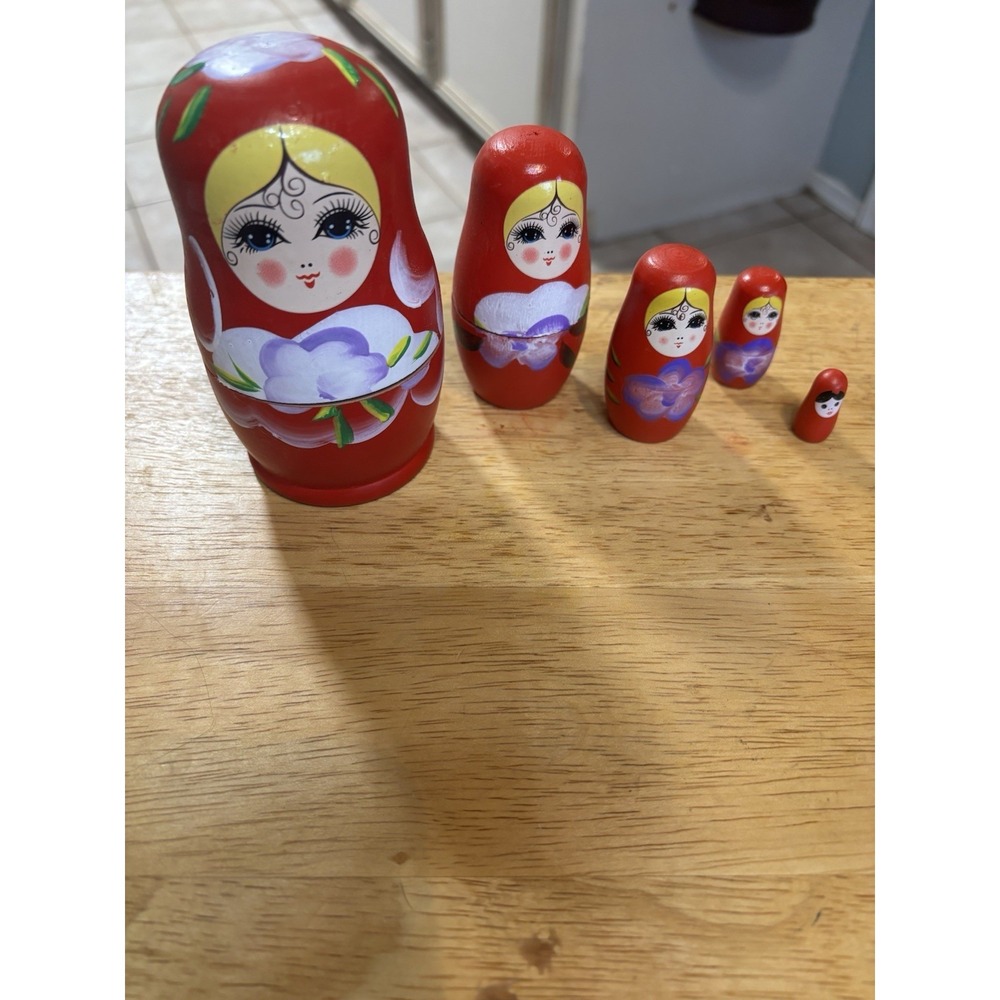 Unbranded Russian Style Nesting Dolls 5 Piece Set Hand painted Red With Florals